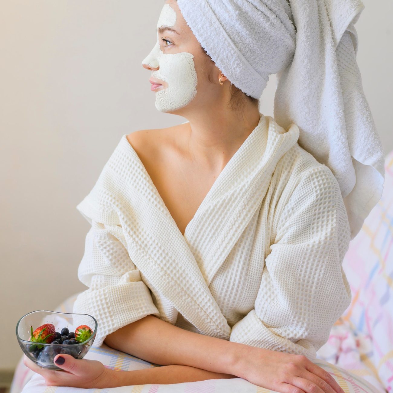 THE BENEFITS OF MONTHLY FACIAL TREATMENTS